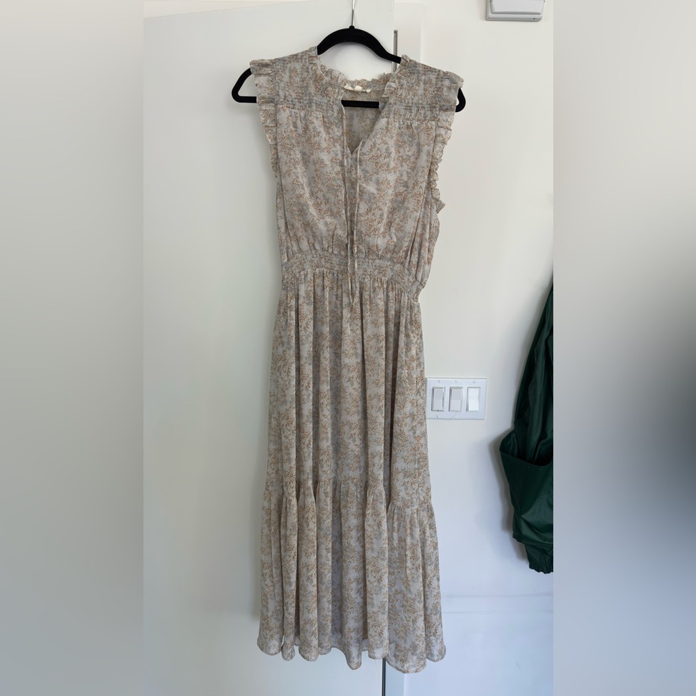 Chic Floral Beige Maxi Dress